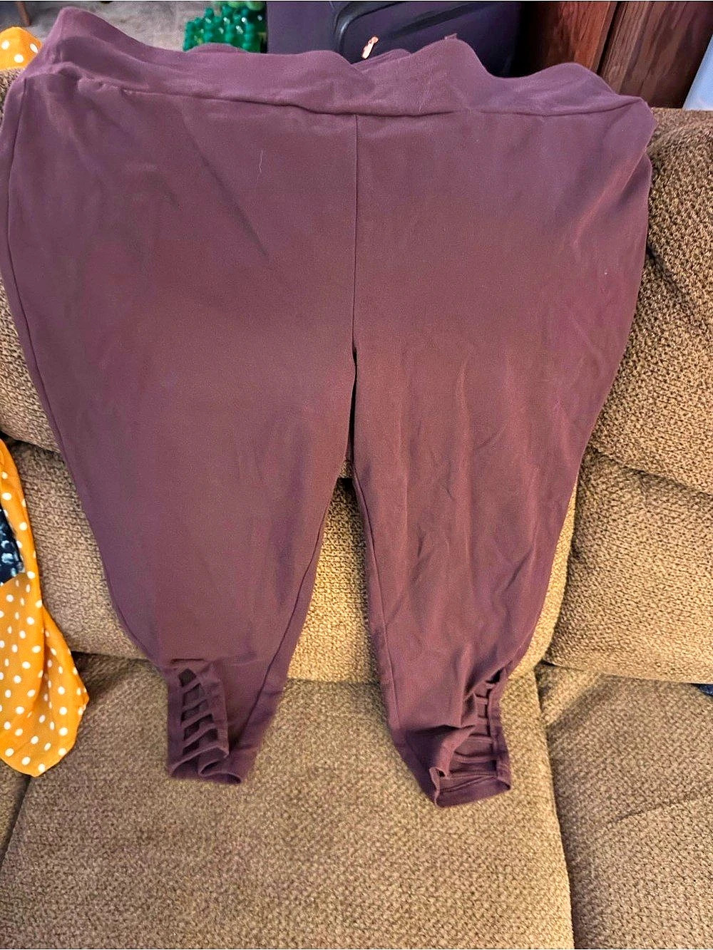 Lace-Up Ankle Leggings in Maroon